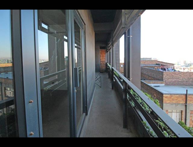 1 BEDROOM APARTMENT FOR SALE IN MABONENG